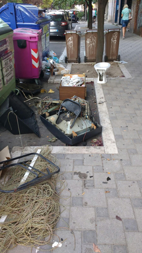 Foto discarica via Muzii