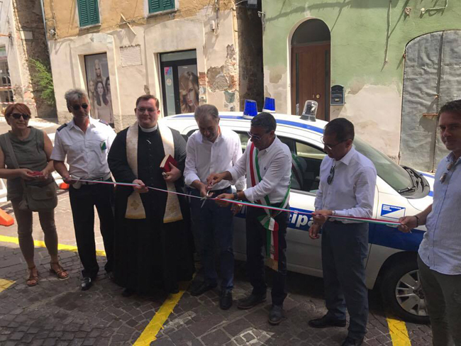 Taglio del nastro auto