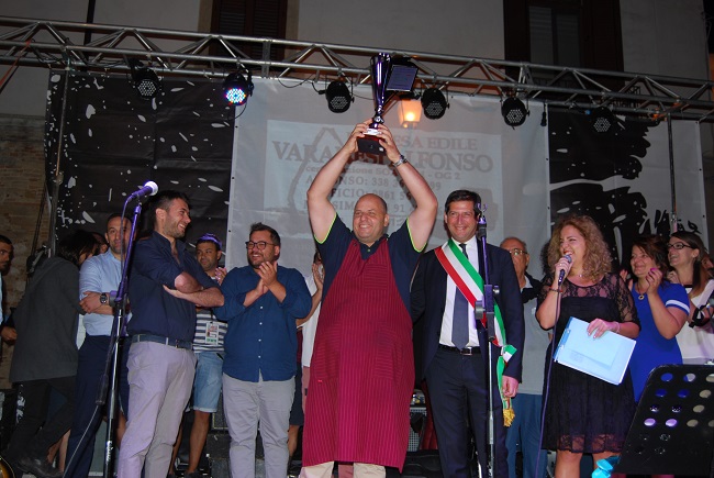 campli-sagra-della-porchetta-vince-nicolino-mercurii