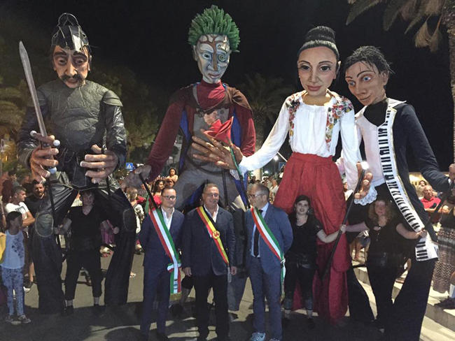 marionette giganti a Roseto