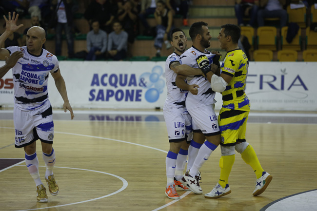 L’AcquaeSapone Unigross-Kaos Reggio Emilia 5-4: cronaca del match