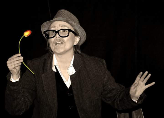 giulianova-teatro-ragazzi-la-compagnia-dei-merli-bianchi-scena-la-festa-dei-nonni