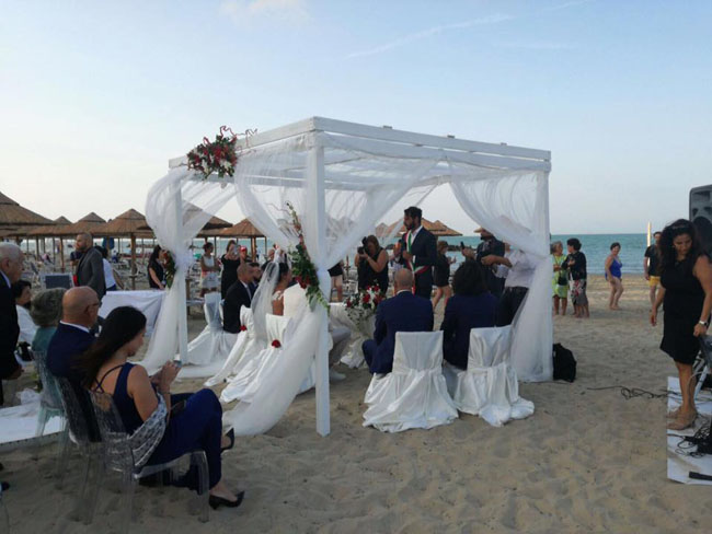 primo matrimonio in spiaggia a Montesilvano
