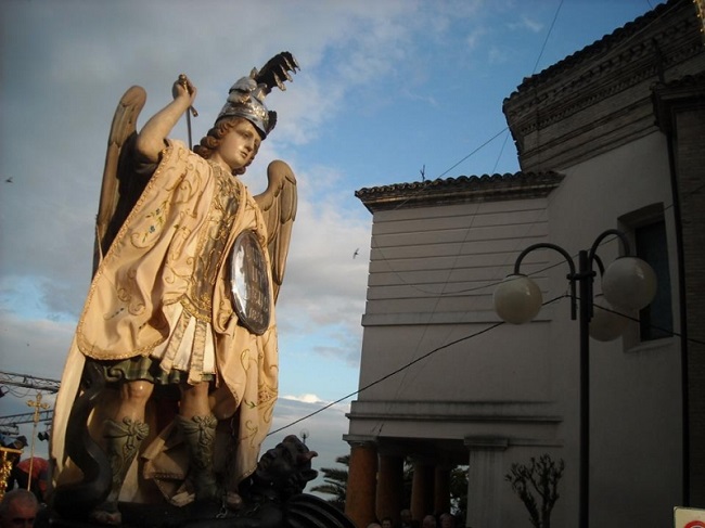 Coronavirus, a Vasto si chiede l'intervento di San Michele Arcangelo