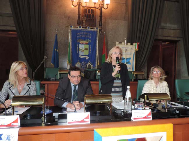 Foto tavolo relatori con Lo Bianco
