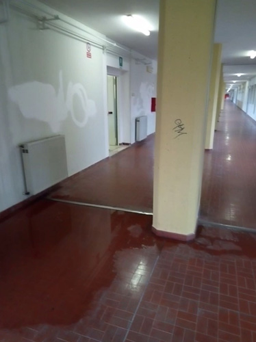 nuovo allagamento corridoi e laboratori Istituto ‘Volta’