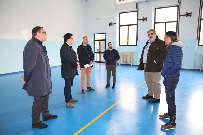 Risanata palestra della scuola primaria Fellini di via Italica