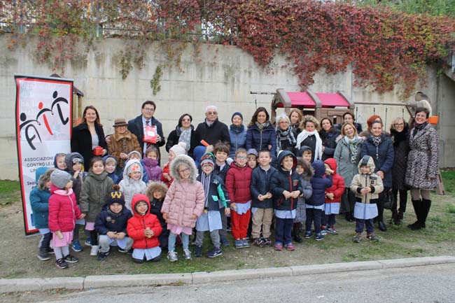 Ail, consegna giochi scuola infanzia Renzetti