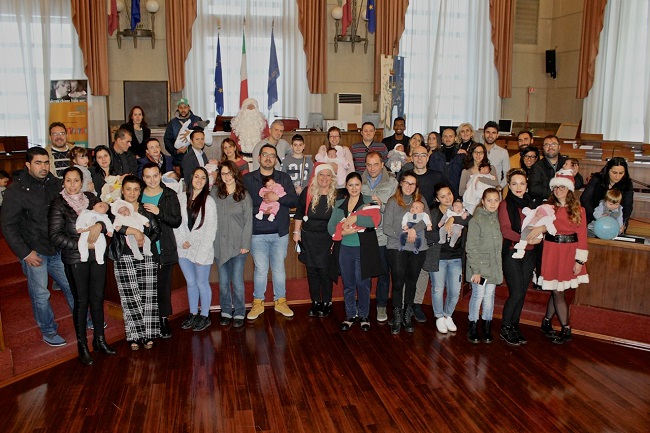 Benvenuto nuovi nati di novembre, foto di gruppo