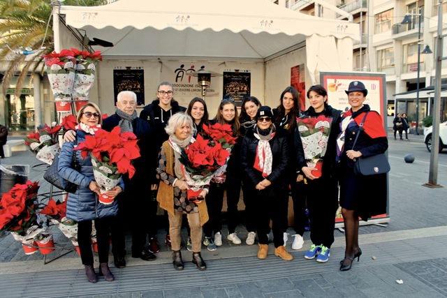Stelle Ail 2017, foto di gruppo con l'Antoniana nella postazione piazza Salottojpg