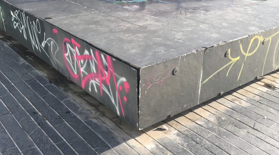 degrado-Pescara-piazza-Salotto