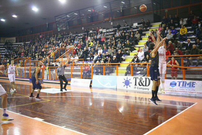 Sconfitta casalinga per l'Amatori Pescara contro Recanati