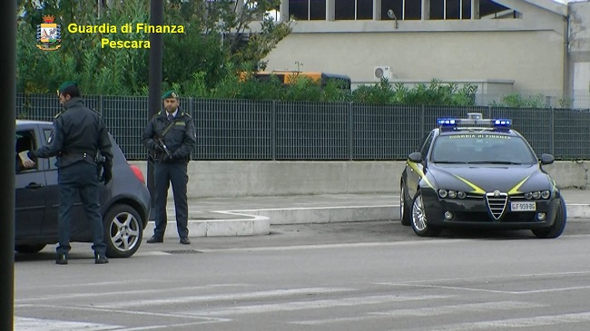 Pescara, furti in appartamento: arrestate tre persone