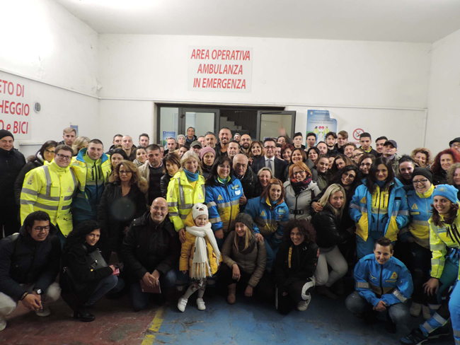 Foto-di-gruppo-nuovi-corsisti-con-Governatore-Fiorilli