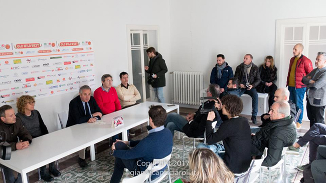 conferenza stampa riguardo la questione del Pala Scapriano