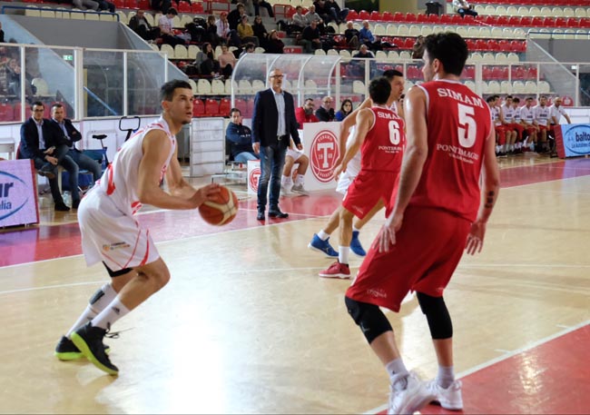 Colpo del Teramo Basket contro Senigallia, finisce 79-77