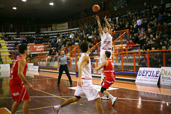 L'Amatori Basket supera Teramo nel derby, 86-71 il risultato