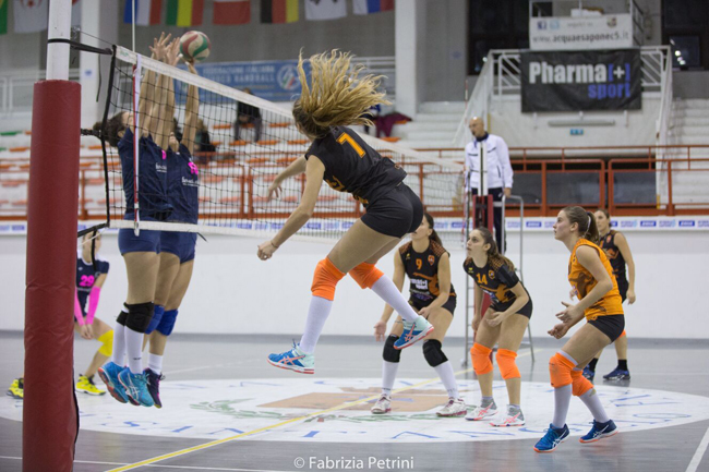 Volley Città Sant’Angelo 3-0 alla Dannunziana, play off da un passo