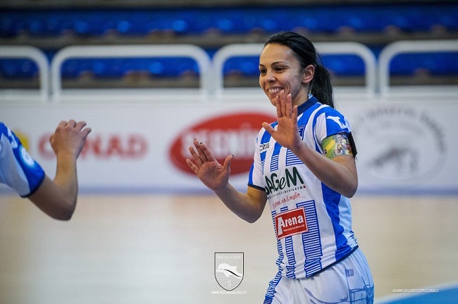 Vanessa Pereira vs Salinis