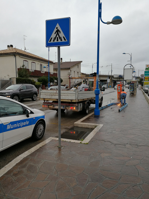 Montesilvano, cartelloni abusivi: in corso verifiche e rimozione