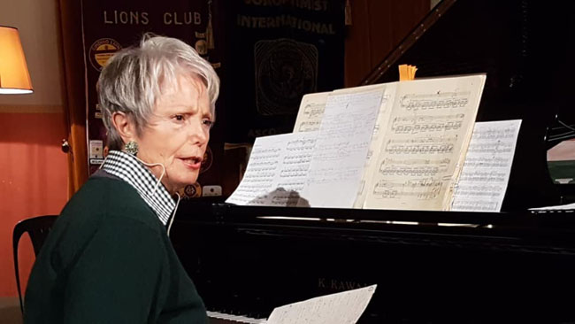 Ada al pianoforte
