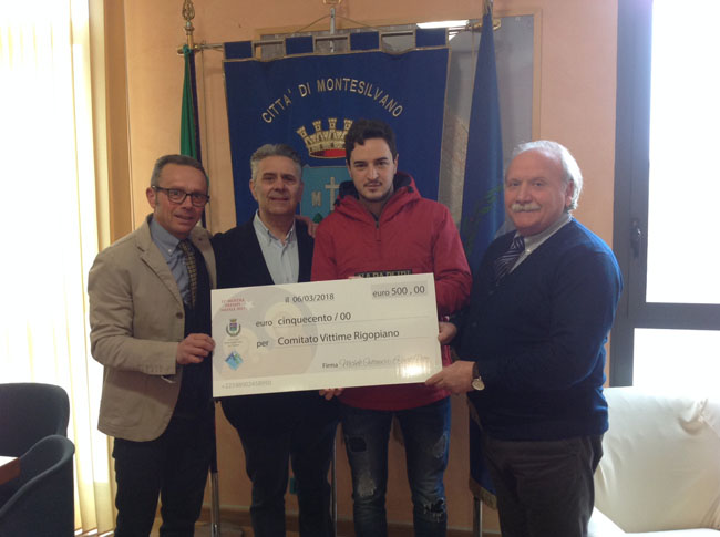 Montesilvano, mostra dei Presepi: consegnato un contributo al Comitato Rigopiano