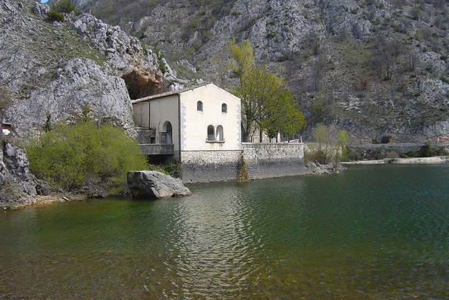Villalago Lunedì Pasqua storia luoghi Abruzzo