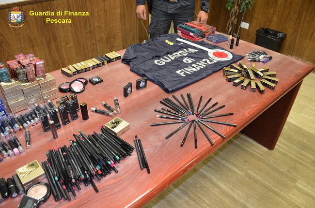Pescara, sequestrate 500 confezioni di cosmetici contraffatti