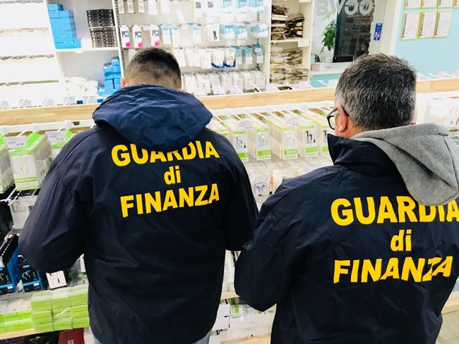 gdf Pescara sequestro pop socket