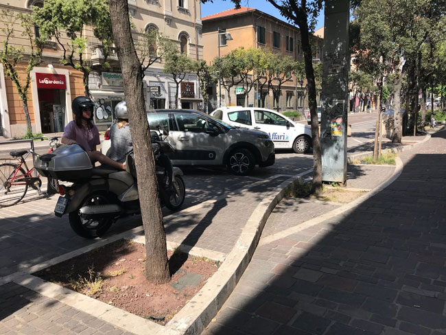 Pescara parcheggio selvaggio