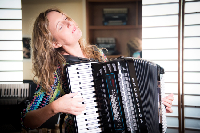 Sylvia Pagni fisarmonica