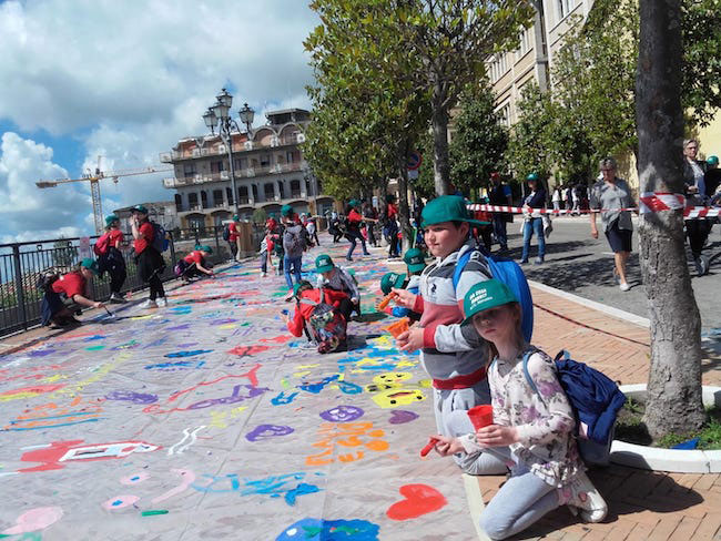 bambini street art su celiachia
