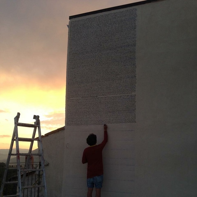 Aielli libro Fontamara scritto su un muro