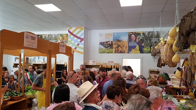 inaugurazione mercato Coldiretti L'Aquila