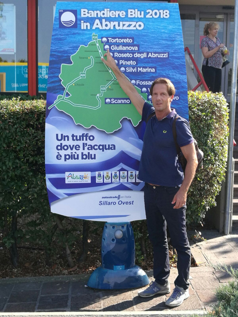 cartellone bandiere blu