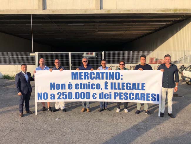 protesta mercatino