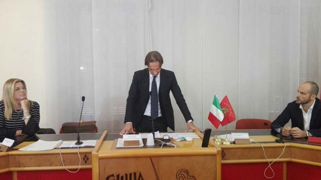 conferenza stampa dimissioni sindaco Giulianova