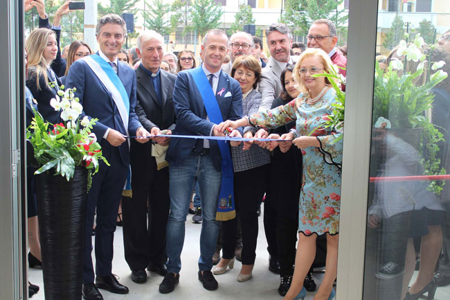 taglio nastro inaugurazione nuovi laboratori
