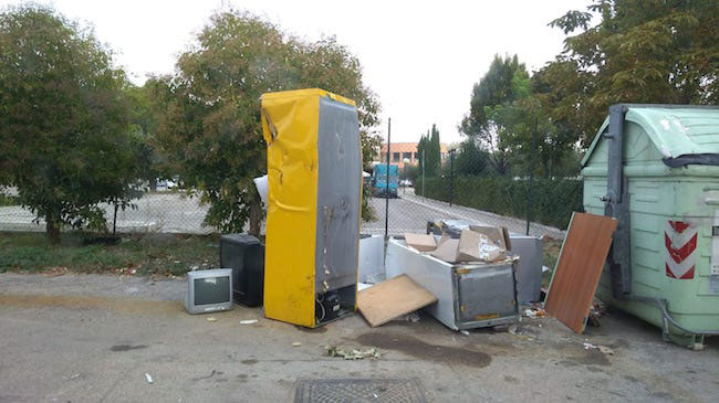 via Rimini discarica 3 ottobre prima