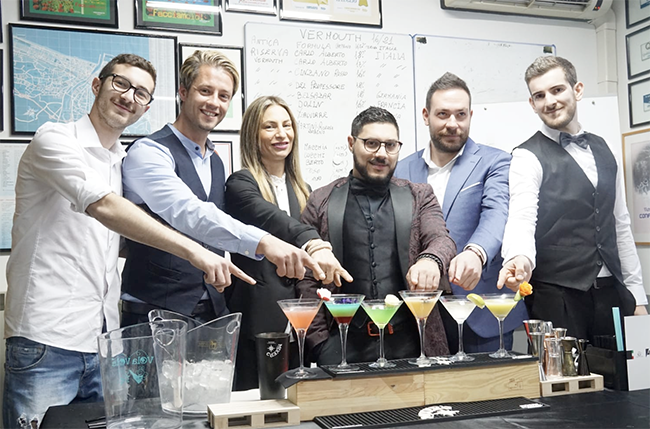 ragazzi corso barman