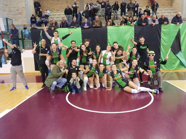 pallavolo teatina esulta vittoria Roma
