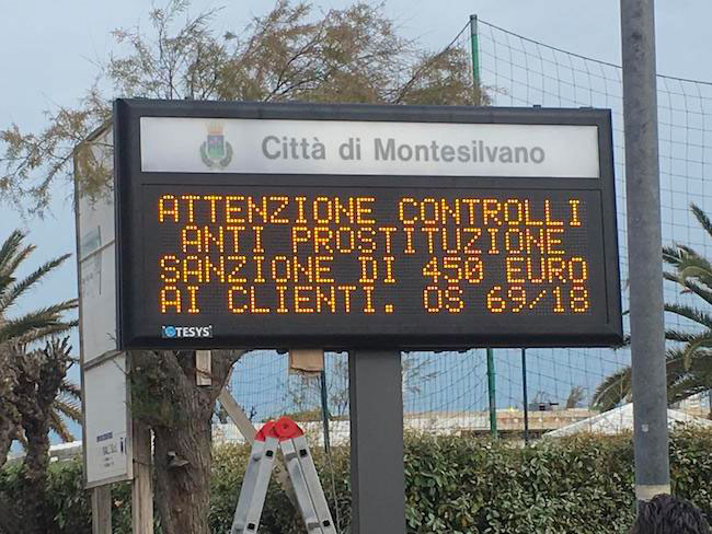 pannello controlli anti prostituzione