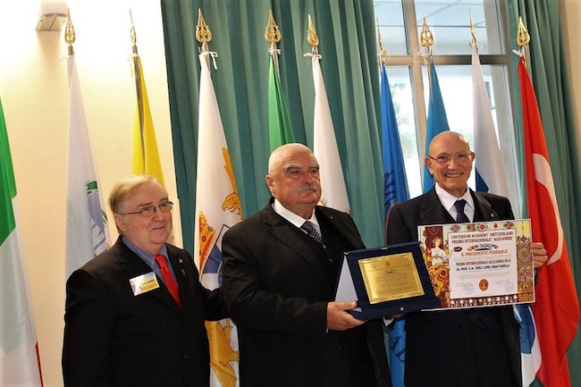 il presidente Ruberto con il Gen. Luigi Chiavarelli e il Gen. Leonardi Prizzi il presidente Ruberto con il Gen. Luigi Chiavarelli e il Gen. Leonardi Prizzi