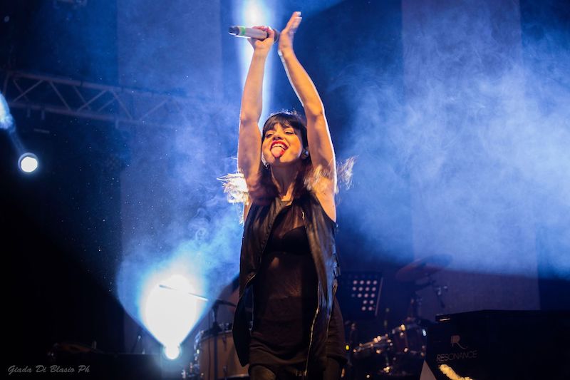 dolcenera applaude pubblico dolcenera applaude pubblico