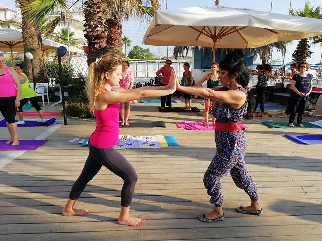 summer yoga Martinsicuro