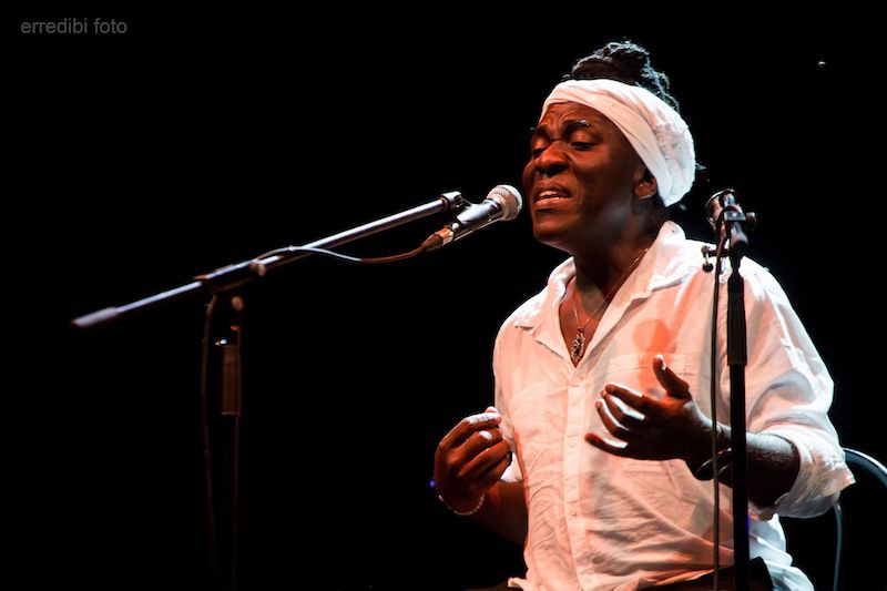 Richard Bona in concerto a Pescara il 17 luglio 2019