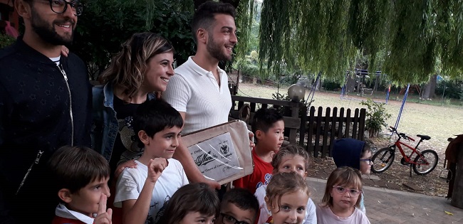 Il Volo, prima del concerto foto e sorrisi con i bimbi del Country Camp