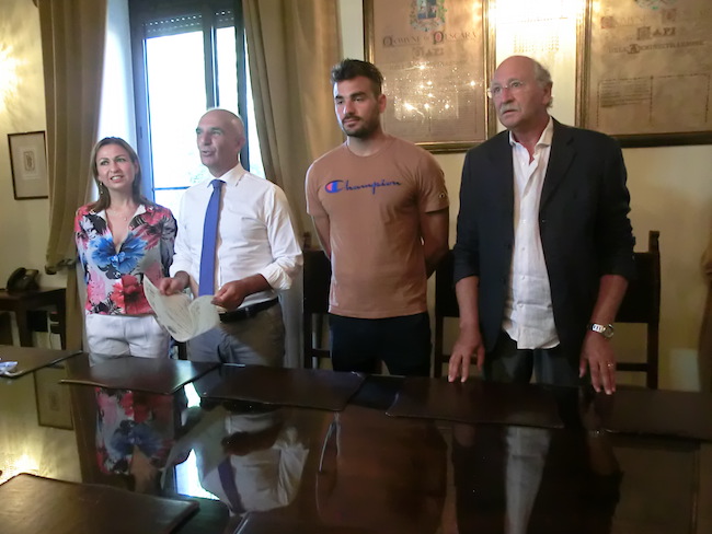 premiazione campioni pallanuoto