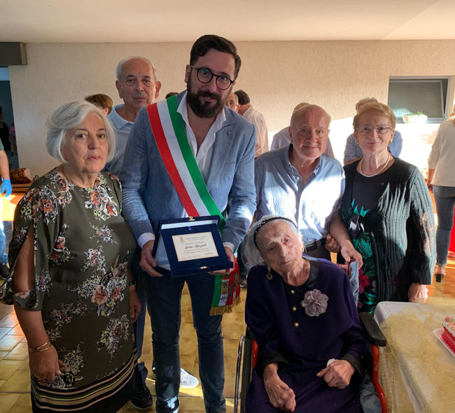 consegna targa gina speziale