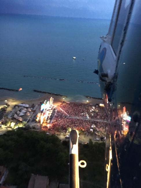 jova beach party elicottero2